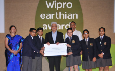 Students of CMS Kanpur Road Campus winning the National Earthian Award